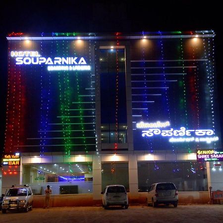 Hotel Souparnika Sāgar Exteriör bild