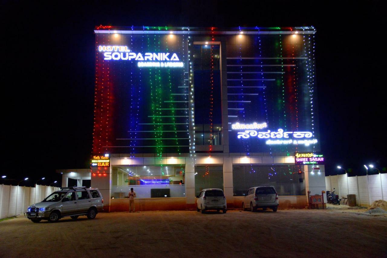 Hotel Souparnika Sāgar Exteriör bild